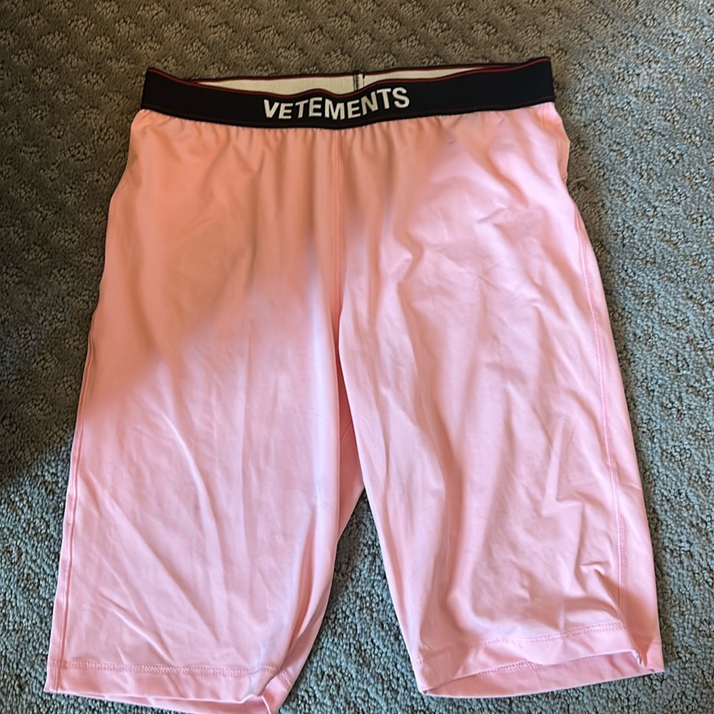 Vestments pink biker shorts